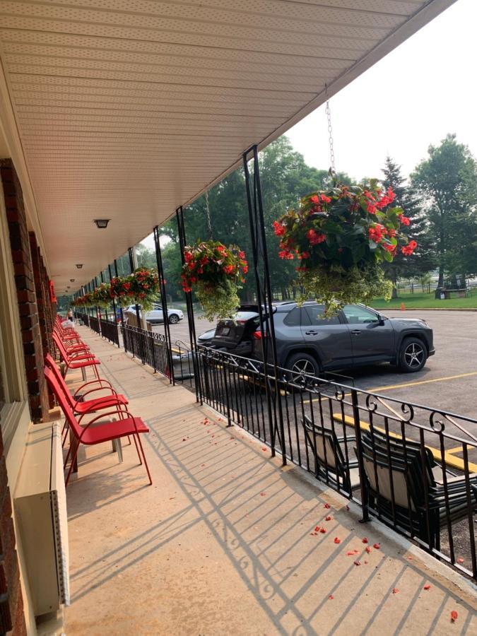 Park Place Motel&Suites Tweed Exterior foto
